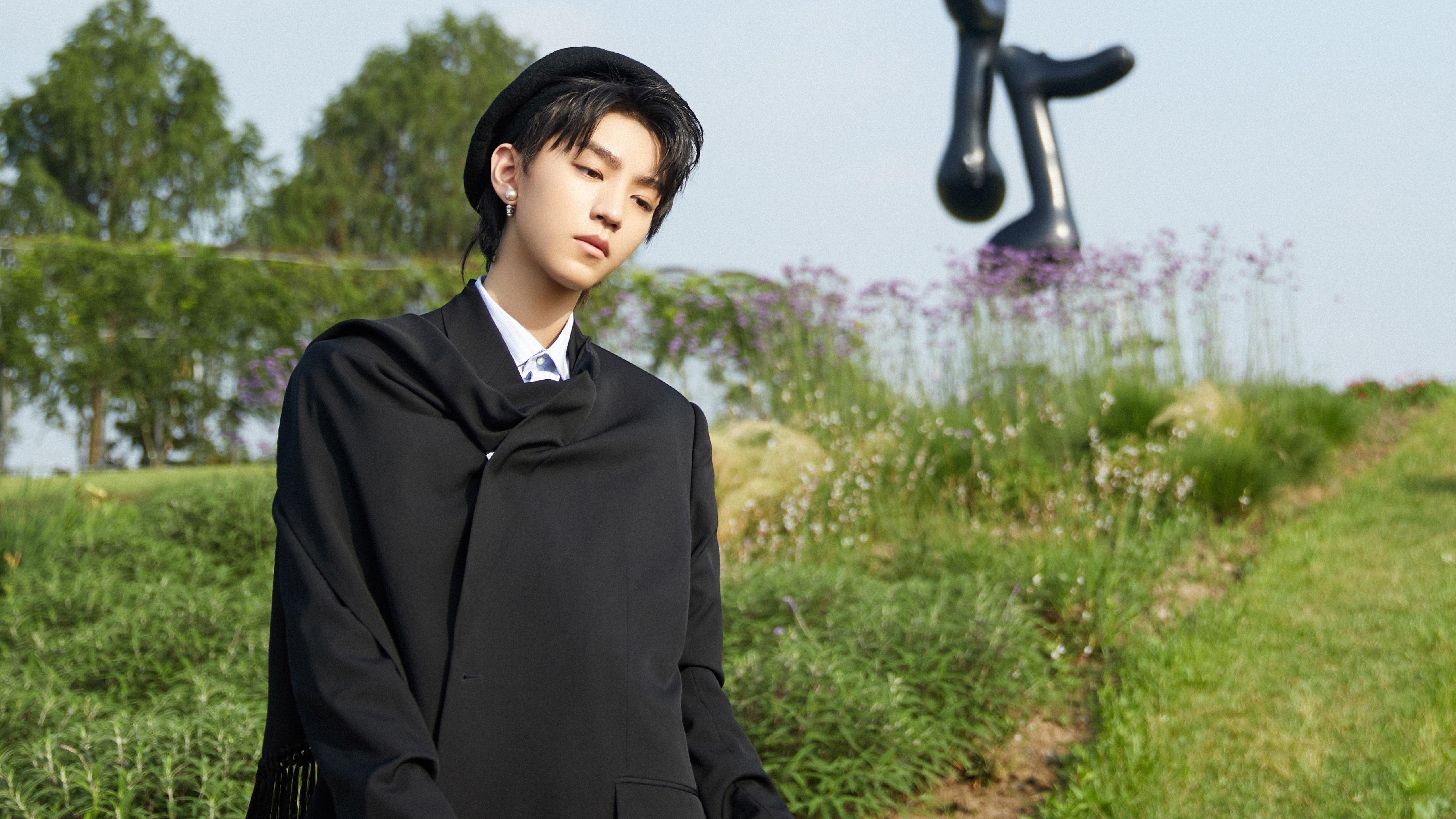 “西甲争冠形势再度复杂化，比赛精彩纷呈”，西甲 争冠