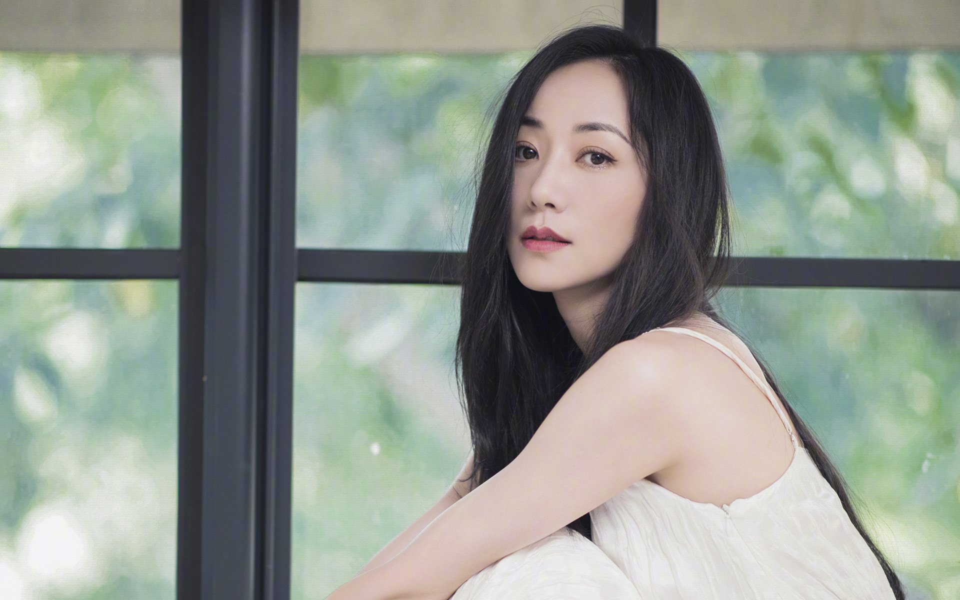 张某在女足比赛中表现出色,成为焦点,张某擅长撰写足球评论