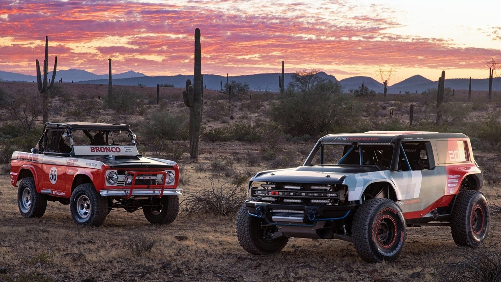 红蓝双方大战引人关注，比赛结果悬念迭起，红蓝双方对战