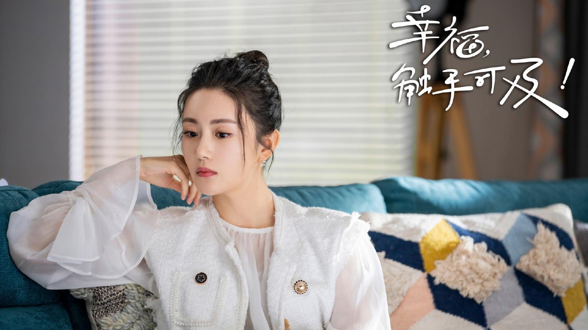 红蓝双方大战引人关注，比赛结果悬念迭起，红蓝双方对战